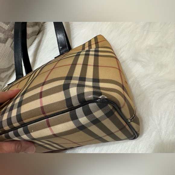SOLD‼️‼️Burberry Haymarket Tote Bag - Picture 6 of 14